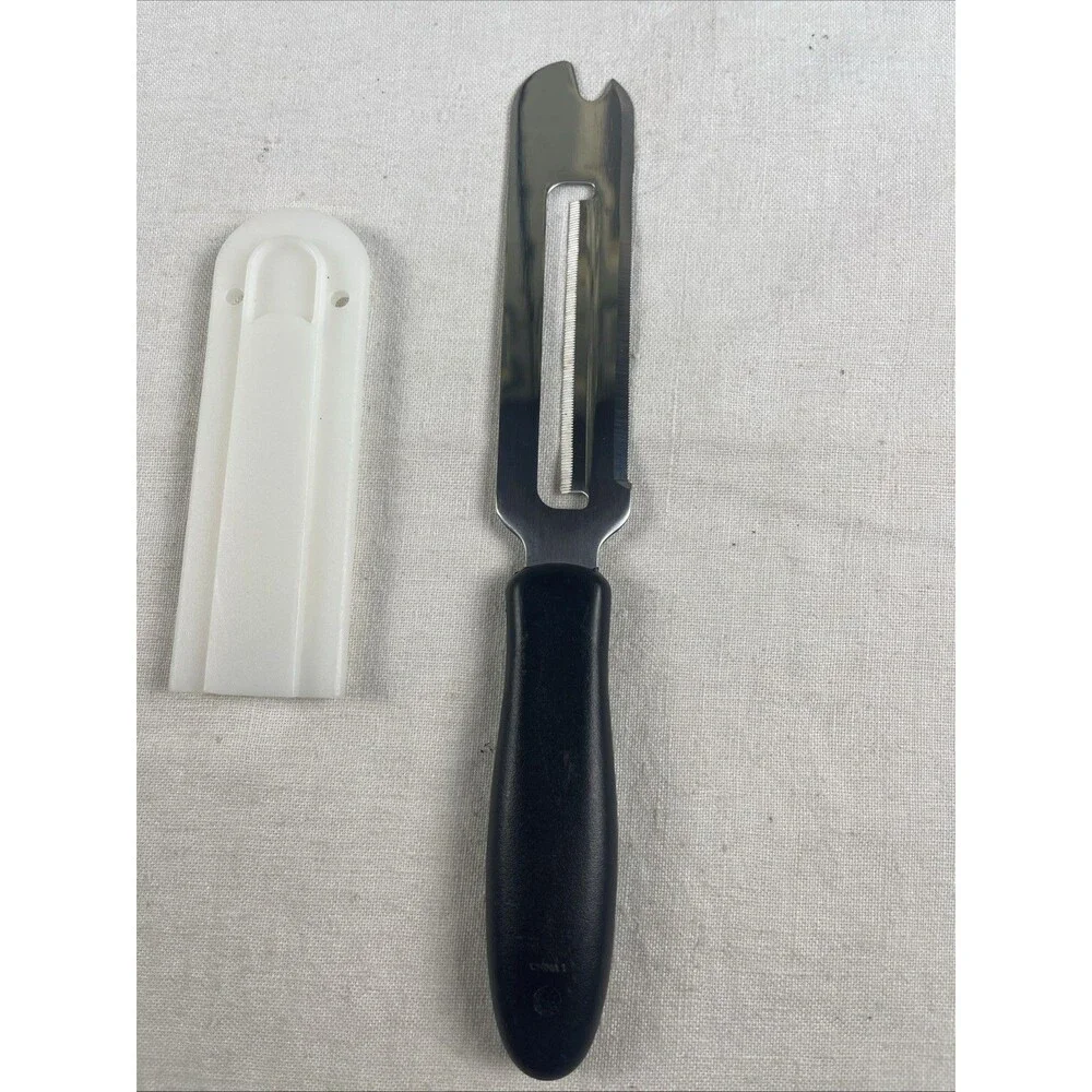 Pampered Chef Stainless Steel Cheese Knife Slicer Spreader with Blade Cover